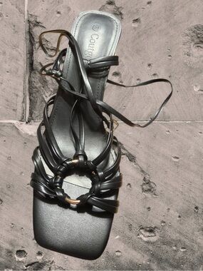Cougar Black Strappy Ring Lace-Up Sandals